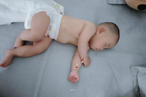 博尔塔拉三个月宝宝发育标准